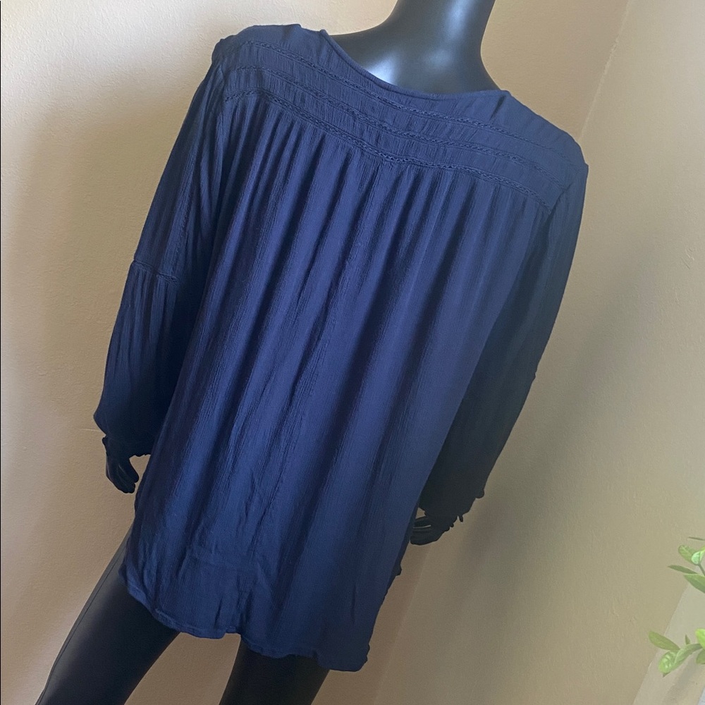 Bass Navy Button-Front V-Neck Blouse - Picture 7 of 11